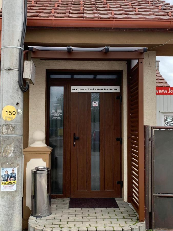 Restauracia-Penzion Altana Ludanice Exterior foto